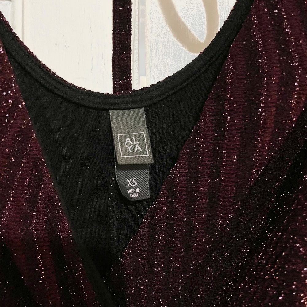 ✨GORGEOUS ALYA ROMPER✨ - Picture 7 of 7